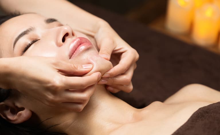  Contorno del óvalo facial en Porriño